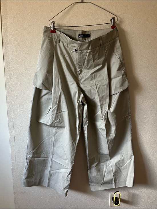 Zara Pants - Zara Khaki Pleated Wide-Leg Cargo Pants  Size L NWOT